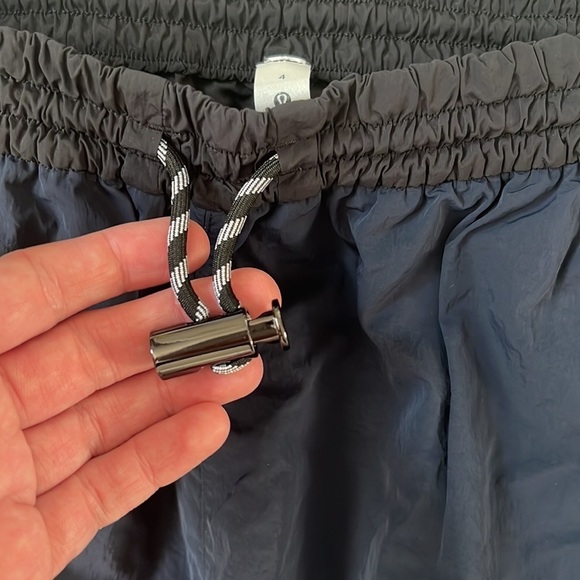 Lululemon Evergreen Track Pant in True Navy / Black - Picture 5 of 9